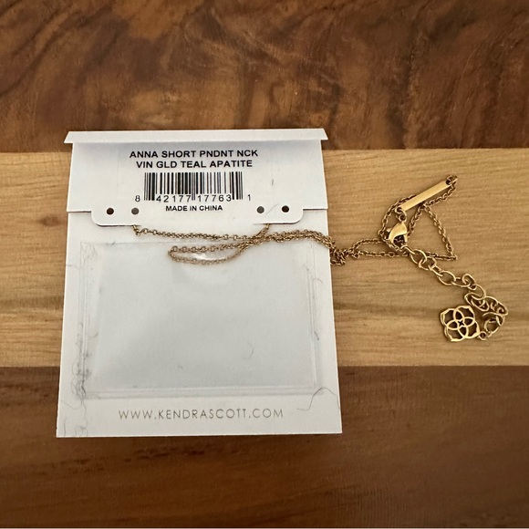 NWT Kendra Scott Anna Pendant necklace Vintage Gold Teal Apatite - Picture 2 of 2